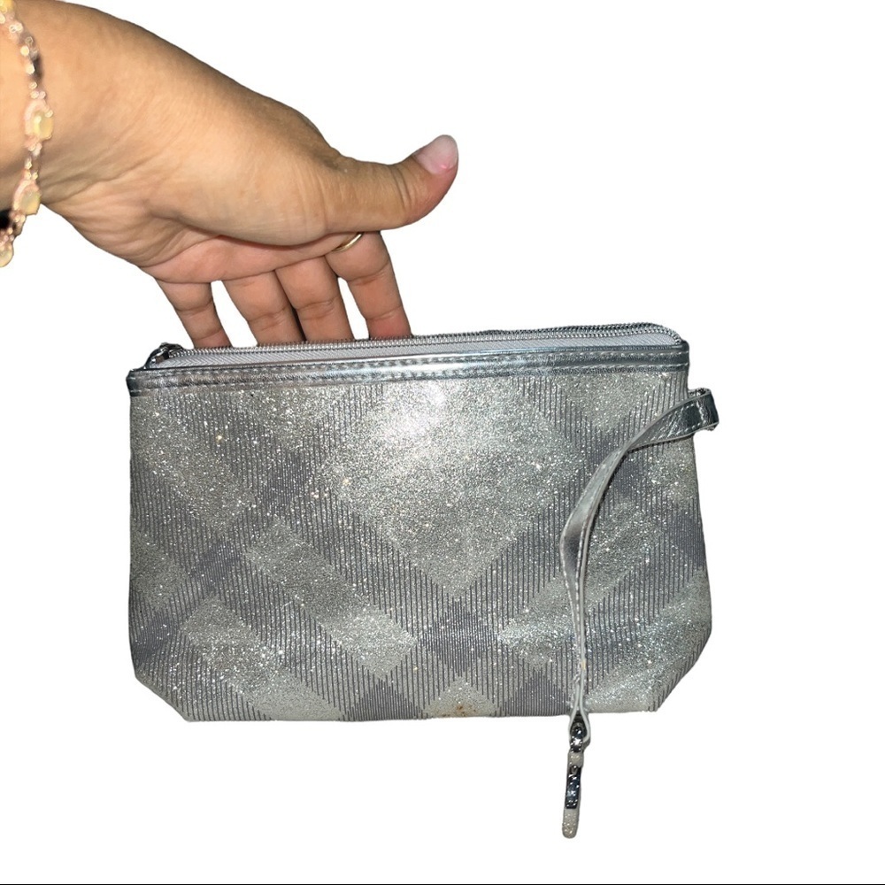 Burberry clutch - Picture 3 of 5